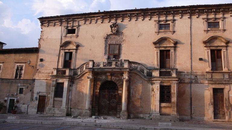 Palazzo Ardinghelli, facciata