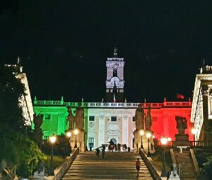 I monumenti di Roma e le proiezioni tricolori. Tempo di spegnere