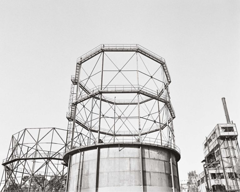 Gianni Leone, Bari, Gasometro, 1983. Courtesy Fondazione Pino Pascali