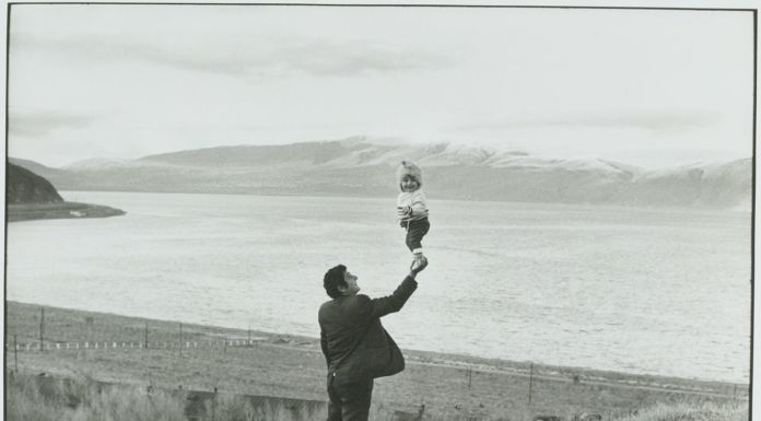 Henri Cartier-Bresson Lac Sevan, Arménie, URSS, 1972, épreuve gélatino-argentique de 1973 © Fondation Henri Cartier-Bresson / Magnum Photos