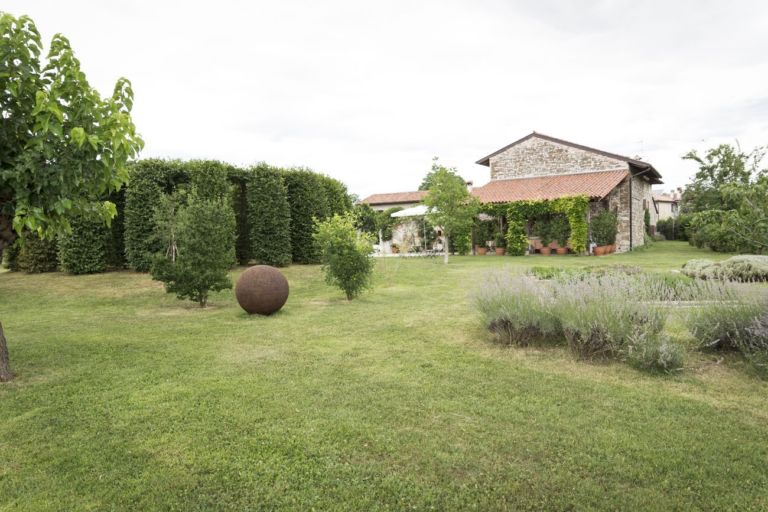 Il roccolo e il loggiato del Parco sculture “Braida Copetti”. Photo Valentina Laccarino