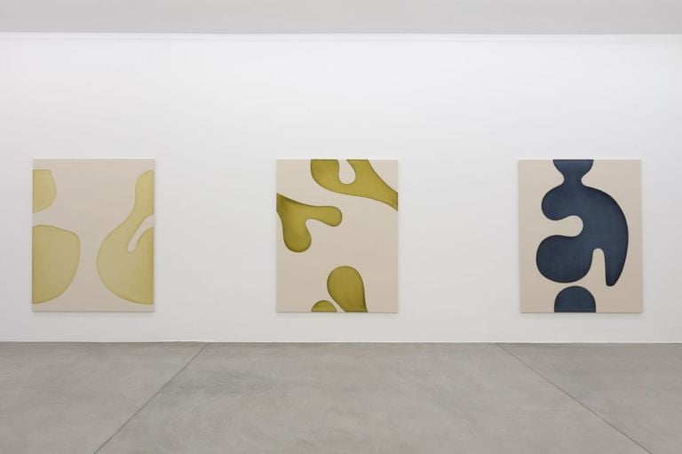 Landon Metz. Clarity. Installation view at Francesca Minini, Milano 2020. Photo Andrea Rossetti