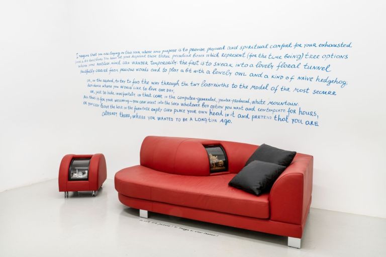 Nedko Solakov, The Sofa, 2008, pelle, legno, metallo, imbottiture, 74 x 210 x 100 cm. Courtesy the artist and Galleria Continua. Photo Ela Bialkowska, OKNO Studio