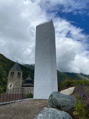 Una nuova torre a Susch: l’installazione monumentale di Not Vital per il museo dell’Engadina