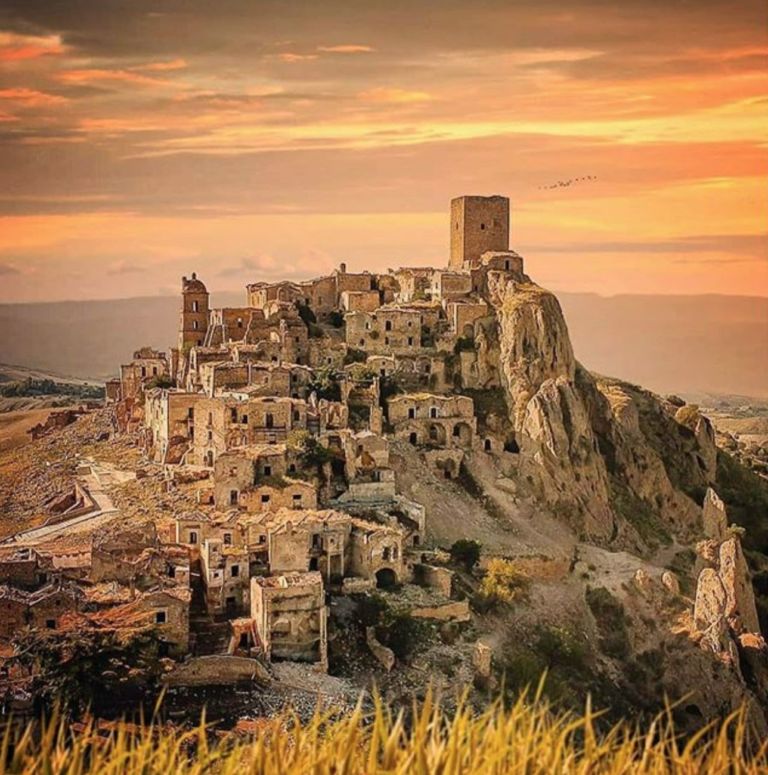 Paesaggio di Craco, febbraio 2020. Photo Vincenzo Gabriele [@gabrylux] via Instagram