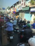 Traffico nella periferia di Saigon