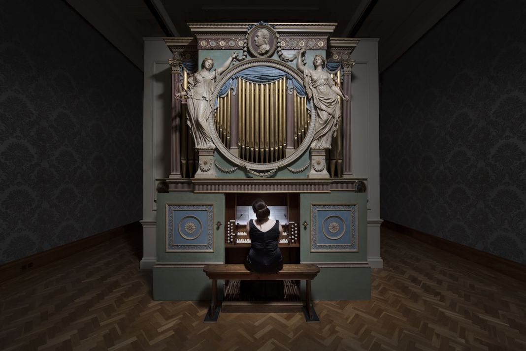 Ragnar Kjartansson, The Sky in a Room, 2018. Performer, organ and the song 