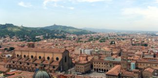 Bologna San Petronio Piazza Maggiore, ph Steffen Brinkmann, fonte Wikipedia