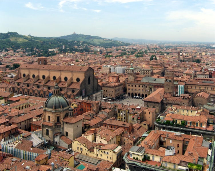 Bologna San Petronio Piazza Maggiore, ph Steffen Brinkmann, fonte Wikipedia