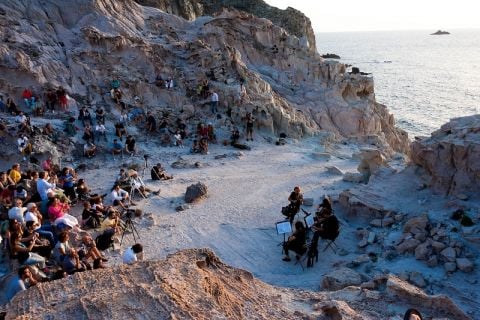 Creuza de Mà 2018   Carloforte   Concerto al tramonto a Capo Sandalo   le Ciasette (foto Sara Deidda) (m)