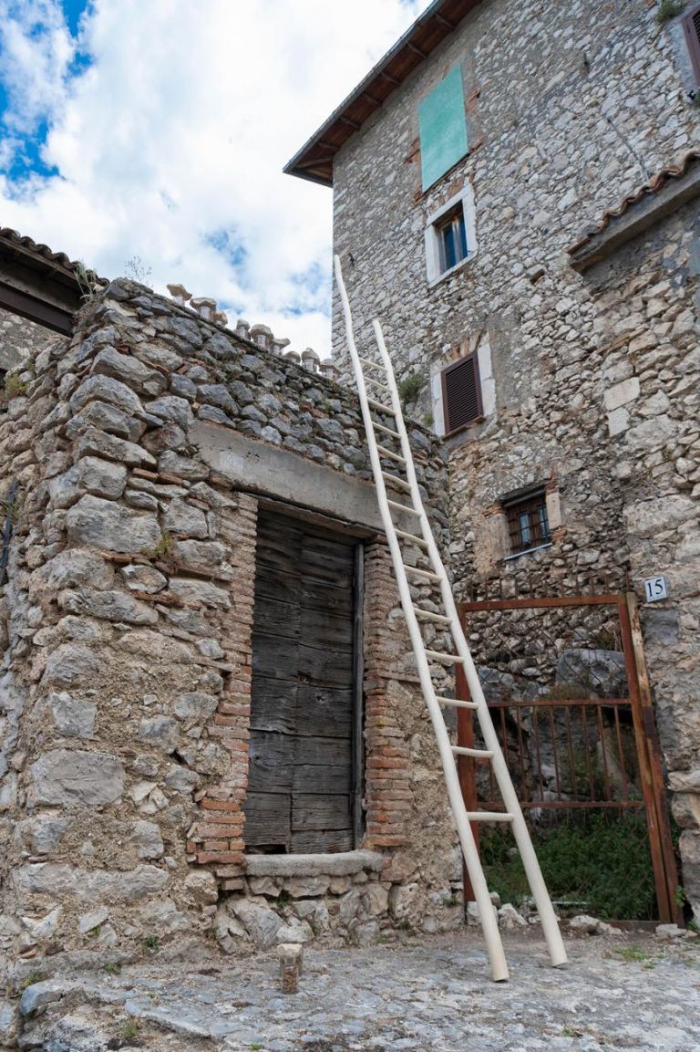 Eliano Serafini, Cantava forse l’albero, 2020. Straperetana 2020. Photo Giorgio Benni