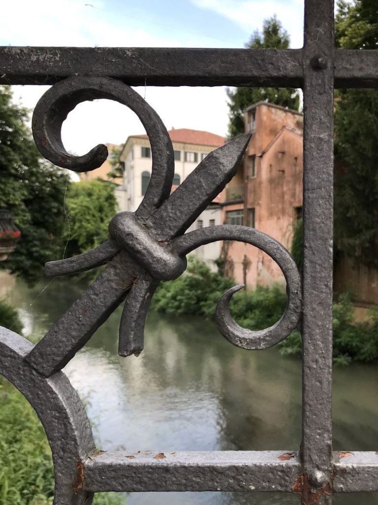 Ferro battuto a caldo dipinto con ferromicaceo