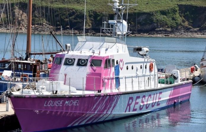 La Louise Michel, imbarcazione probabilmente dipinta da Banksy. Fonte Open