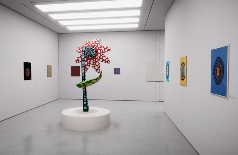 La mostra di Yayoi Kusama in 3D per Mucciaccia Gallery