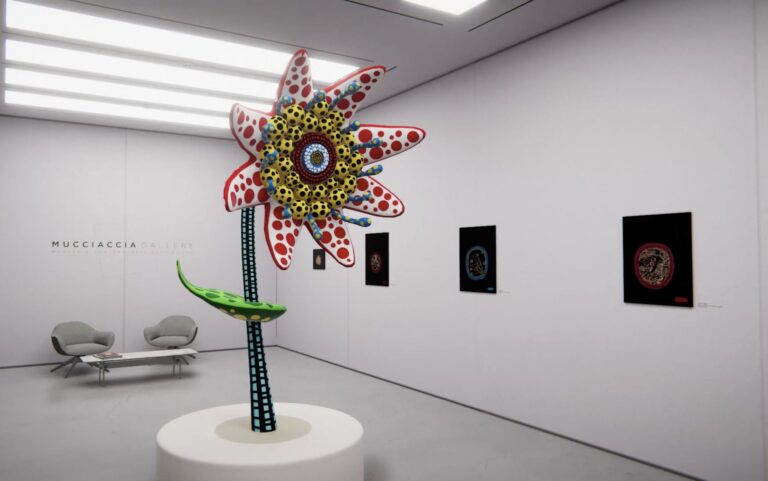 La mostra di Yayoi Kusama in 3D per Mucciaccia Gallery