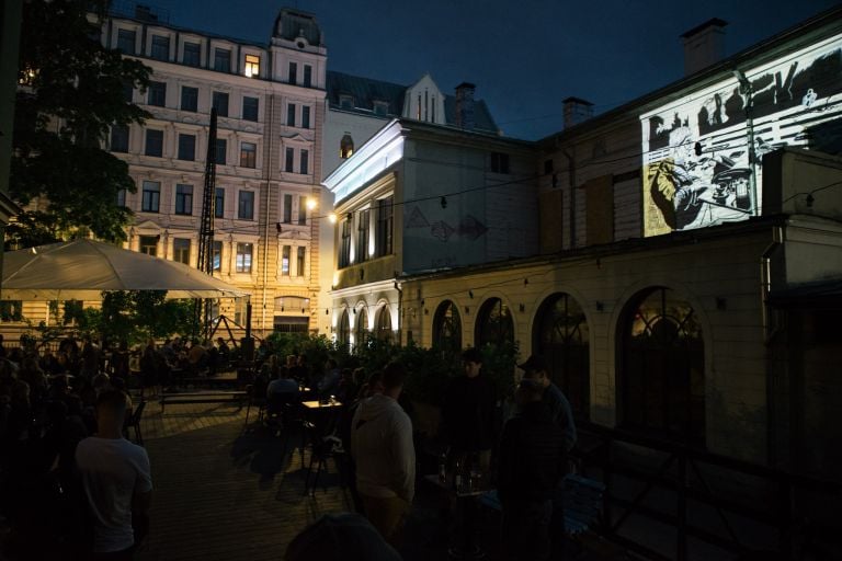 Lazzaro_Art doesn’t sleep. Opera di Boaz Torfstein proiettata al Kanepes Cultural Center di Riga