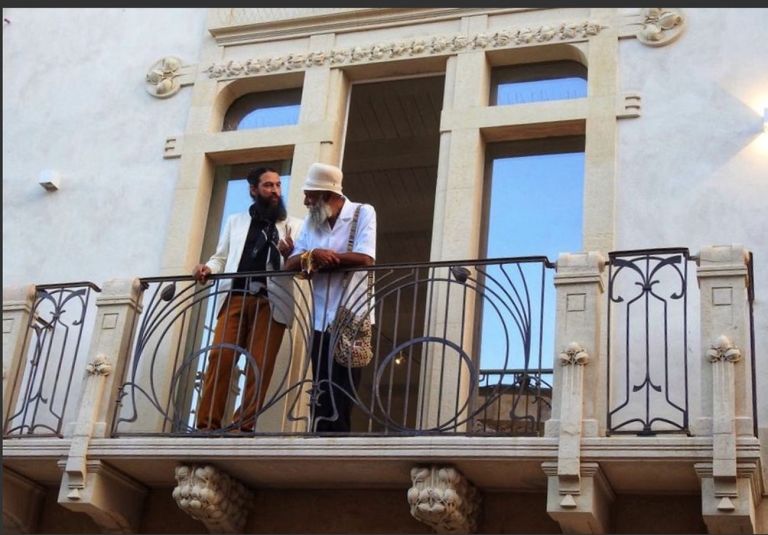 Luigi Presicce e Francesco Lauretta al balcone di San Sebastiano Contemporary Casa Bramante