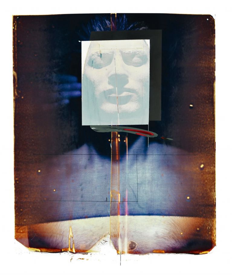 Paolo Gioli, Questo volto non è il mio volto (autodecollazione), dalla serie “Vessazioni”, Polaroid 50×60 e trasferto su acrilico, 70 × 57 cm, 2009. Collezione privata. © Paolo Gioli