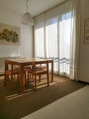 Sala da pranzo di un appartamento tipo © foto courtesy Giuseppe Galbiati