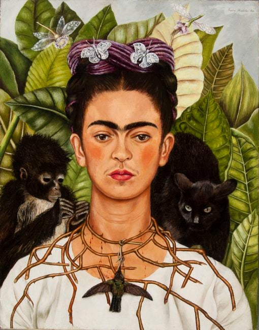 Frida Kahlo Selfportrait with thorn necklace and hummingbird, 1940 Oil on canvas mounted to board Collection of Harry Ransom Center, The University of Texas at Austin, Nickolas Muray Collection of Modern Mexican Art © Banco de México Diego Rivera Frida Kahlo Museum Trust / VISDA 2020