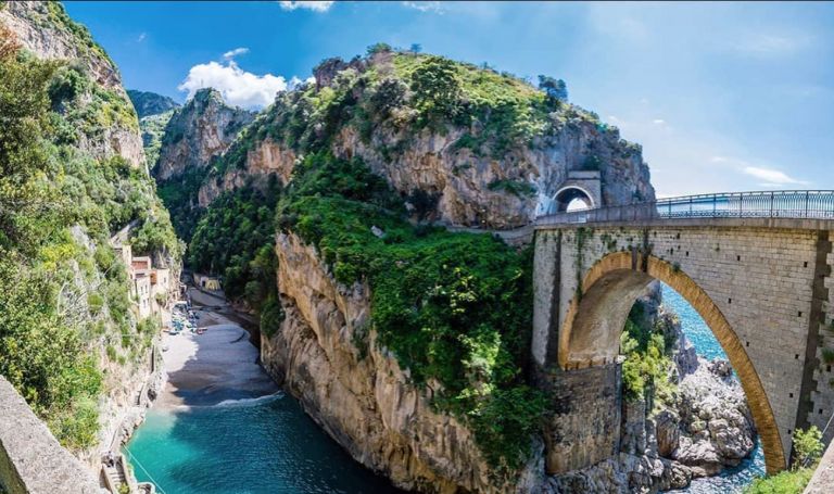 Veduta di Furore, 2019. Photo IG costieraair