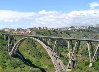 Viadotto Bisantis, Catanzaro, 2013. Photo Glabb via Wikipedia (CC BY SA 3.0)