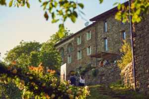 Lunetta11: arte in Alta Langa. Street art nel paese di Mombarcaro e sculture nel bosco. Le foto