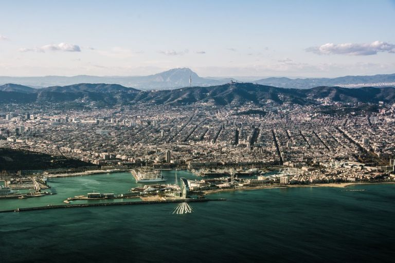 Barcelona without pollution. Photo © Jon Tugores Big Data e architettura per rivendicare il diritto di respirare aria pulita