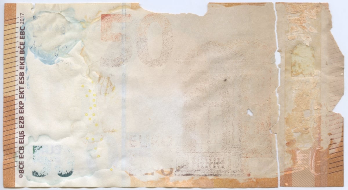Cesare Pietroiusti, Consegna all’artista una tua banconota (valore minimo 50 euro)_ egli la trasformerà con acido solforico e te la restituirà, corredata di un certificato, 2020 (courtesy l'artista)