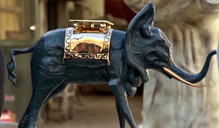 Dalì a Siena - una scultura appena prodotta nella Fonderia Perseo di Mendrisio