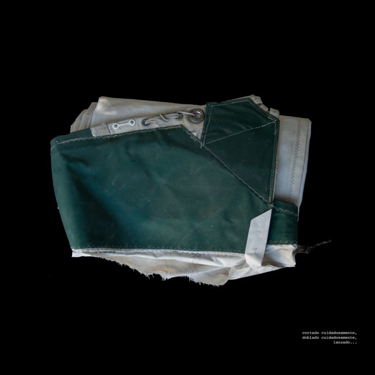 Enrique Ramirez, Restos de mar, Serie di fotografie, 50x50cm