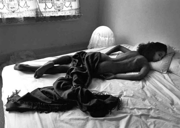HOLLAND, Amsterdam: Marpessa in the bed. (c) Ferdinando Scianna/Magnum Photos