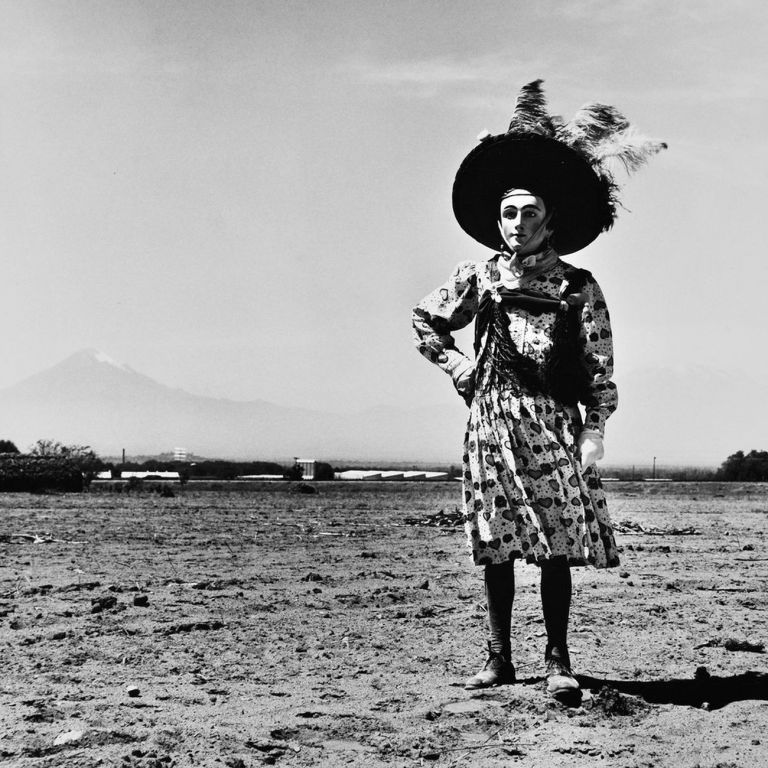 Graciela Iturbide, Carnaval, Tlaxcala, México, 1974. Fundación MAPFRE, Madrid © Graciela Iturbide