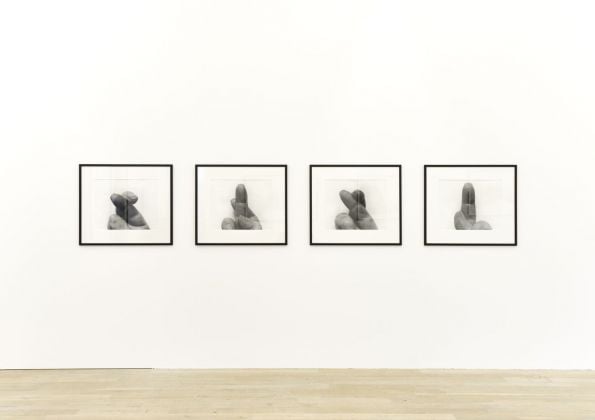 John Coplans, Self Portraits. Crossed fingers, 1988 99, Galleria Peter Kilchmann, Zurigo 2020