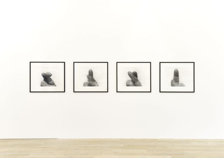 John Coplans, Self Portraits. Crossed fingers, 1988 99, Galleria Peter Kilchmann, Zurigo 2020