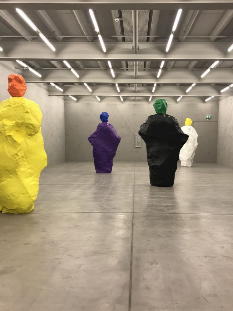 Ugo Rondinone, Nuns + Monks, Galleria Eva Presenhuber, Zurigo 2020