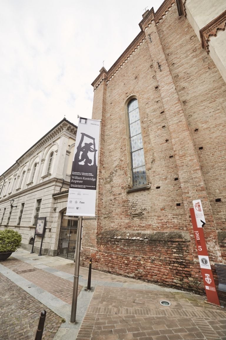 William Kentridge, Respirare, Chiesa San Domenico, Alba, Photo credits Luca Privitera