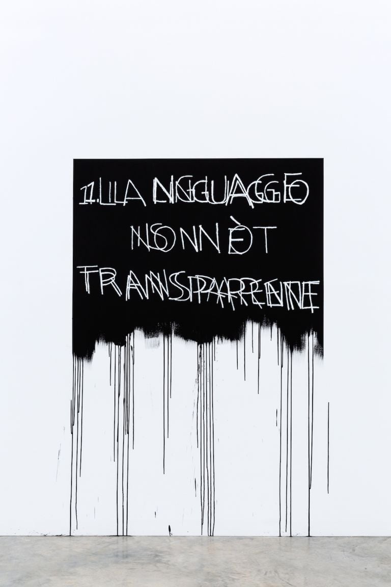 Vedute delle opere installate della mostra Bochner Boetti Fontana a Magazzino Italian Art (2 ottobre 2020 – 11 gennaio 2021). Foto di Alexa Hoyer. Courtesy of Magazzino Italian Art Foundation