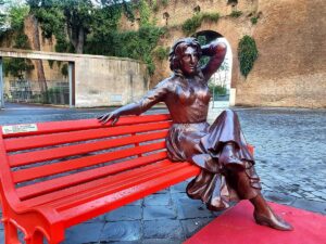 Dalla Magnani a Roma, alla Medusa di New York. Monumenti femministi e nuova retorica