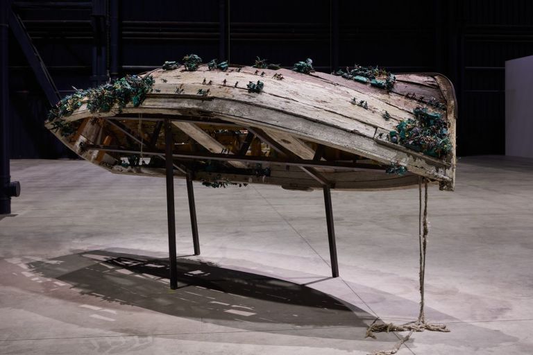 Chen Zhen, Six Roots Enfance - Garçon - Childhood - Boy, 2000. Installation view at Pirelli HangarBicocca, Milano 2020 © ADAGP, Paris. Courtesy Pirelli HangarBicocca & Galleria Continua. Photo Agostino Osio