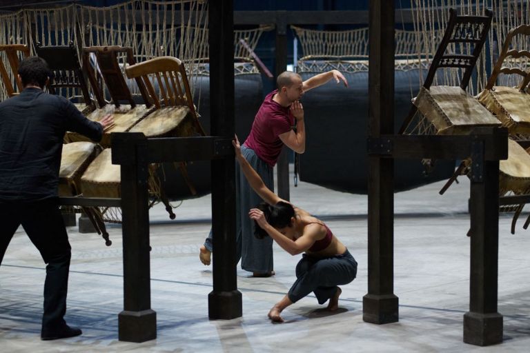 Chen Zhen, Jue Chang, Dancing Body – Drumming Mind (The Last Song), 2000. Installation view & performance at Pirelli HangarBicocca, Milano 2020. Pinault Collection © ADAGP, Paris. Courtesy Pirelli HangarBicocca. Photo Francesco Margaroli