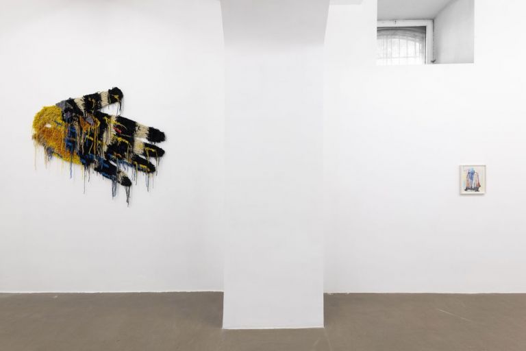 Caroline Achaintre. Permanente. Installation view at Fondazione Giuliani, Roma 2020. Photo Giorgio Benni