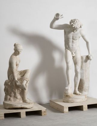 Collezione Torlonia, Statue di Satiro e Ninfa, replica del gruppo dell'Invito alla danza © Fondazione Torlonia. Photo Lorenzo De Masi
