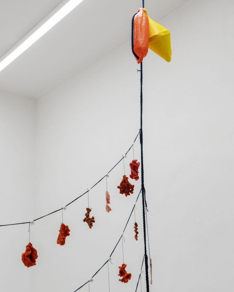 Emily Jones. Tilt Elk Luck Warm. Installation view at Spazio Veda, Firenze 2020. Courtesy Spazio Veda