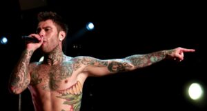 La cover del nuovo singolo di Fedez si ispira a un’opera di Eugenio Carmi