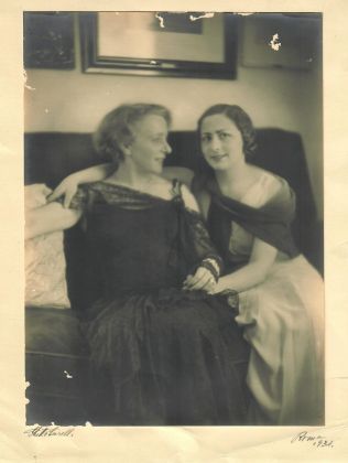 Ghitta Carrell, Margherita e Fiammetta Sarfatti, 1931. Collezione Gaetani. Courtesy Galleria Russo, Roma