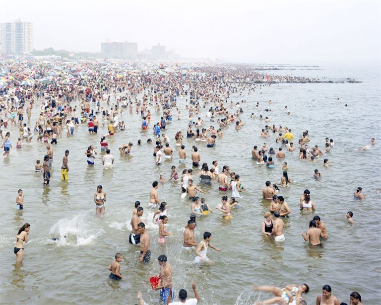 Massimo Vitali, Coney Water (#2313), 2006. Courtesy Phillips