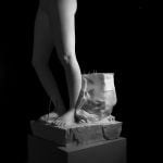 Michelangelo Galliani, Rebvs vitae, 2018, marmo statuario di Carrara e acciaio inox, cm 130x55x60