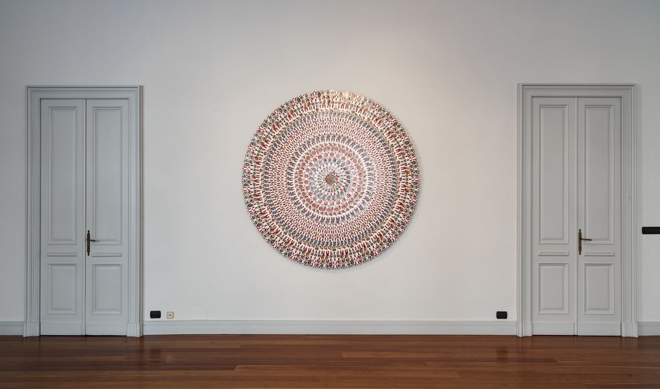 Nicola Bolla, Mandala, 2020, carte da gioco, diam. cm 200. Courtesy Galleria Umberto Benappi, Torino