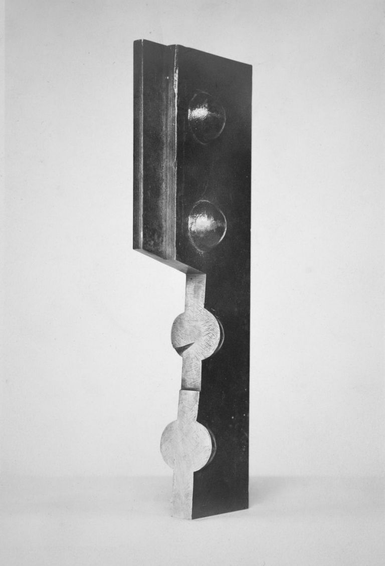 Piastra rivettata, 1922, stampa ai sali d’argento. Archives Nationales, Francia